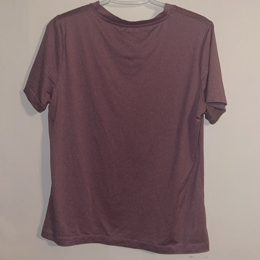 🌺LEG3ND V NECK TEE - Picture 3 of 3